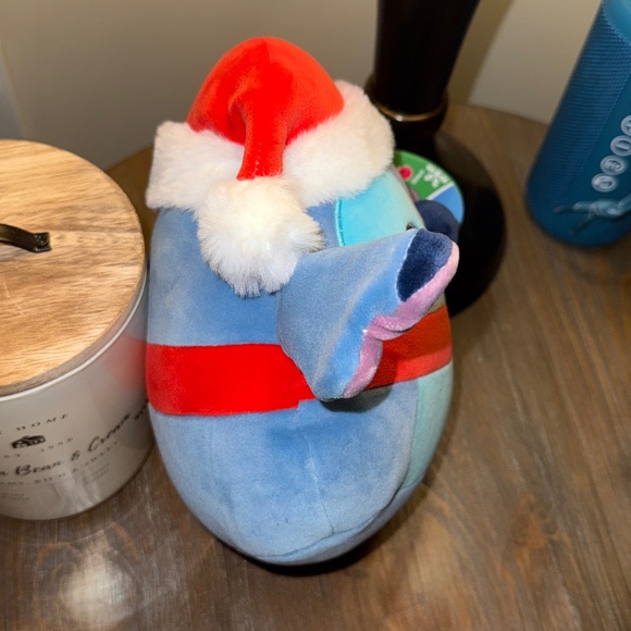 Squishmallows Disney Stitch 8” Red Santa Hat Fur Matching Scarf Christmas NWT - Picture 5 of 7